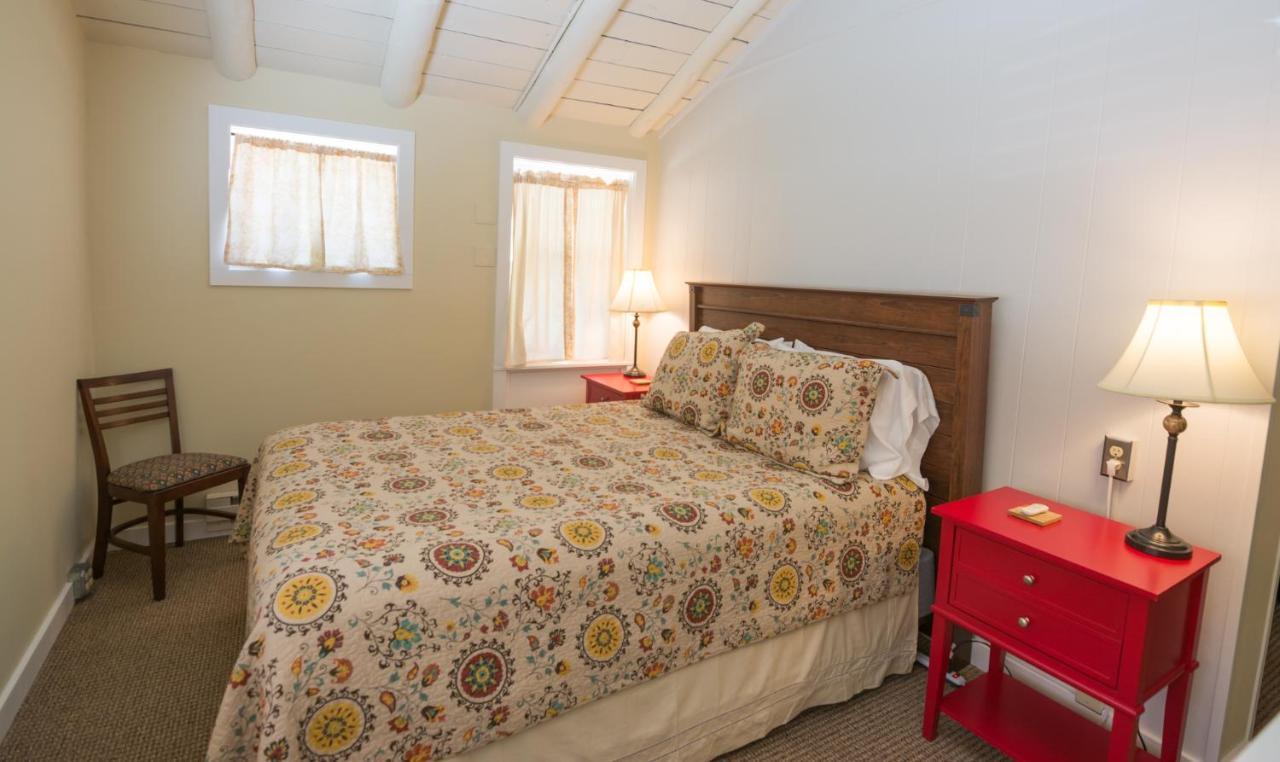 Yellowstone Hot Springs Resort Gardiner Extérieur photo