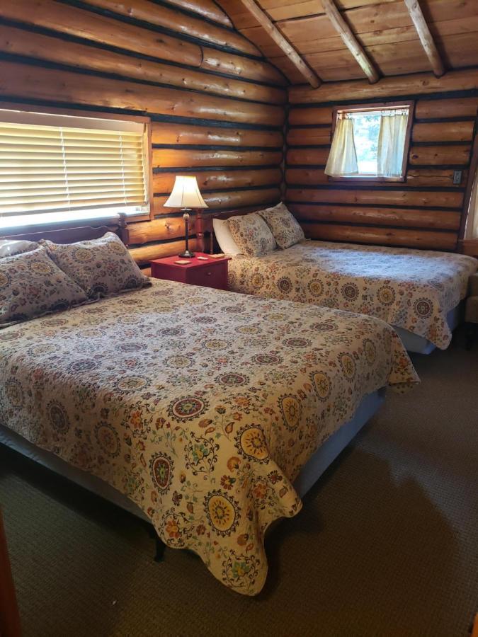 Yellowstone Hot Springs Resort Gardiner Extérieur photo