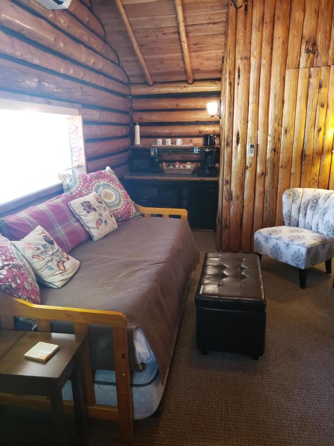Yellowstone Hot Springs Resort Gardiner Extérieur photo